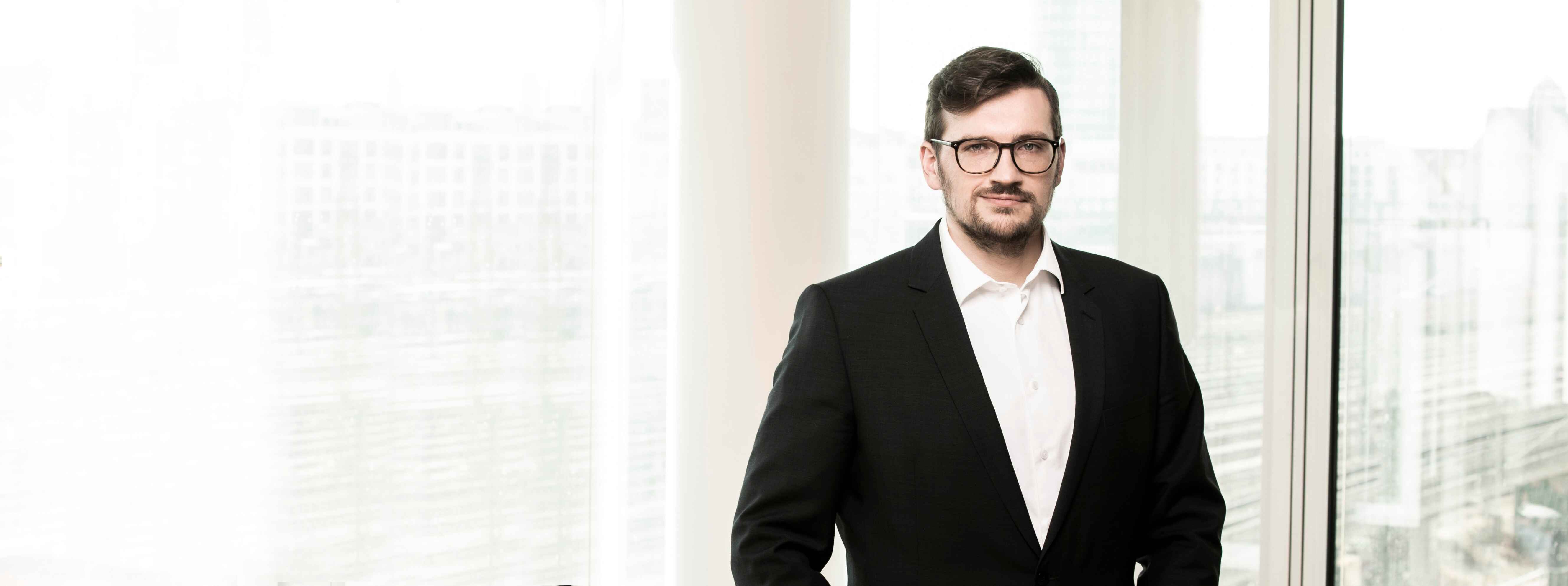 Wir arbeiten ganzheitlich <br />und schauen über den Tellerrand des Rechtlichen hinaus.